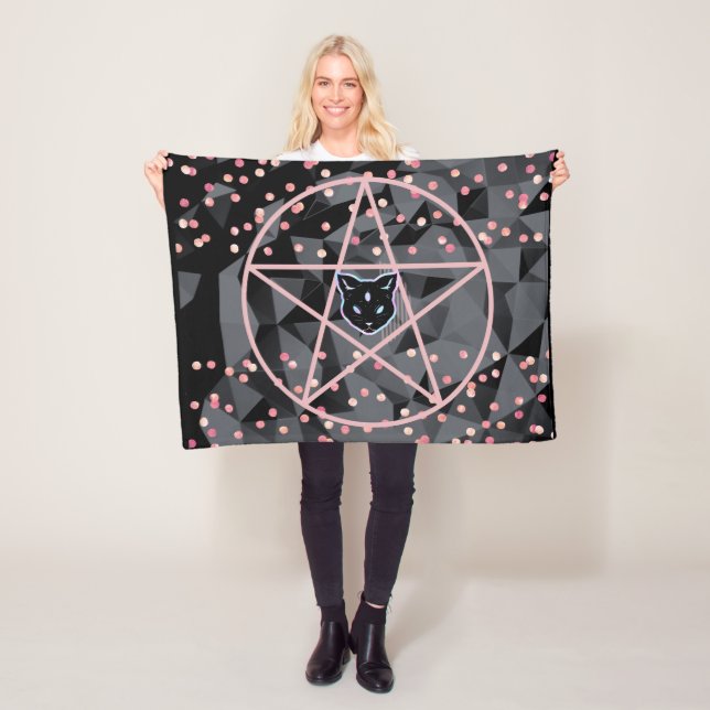 Couverture Polaire WiizyWitch Magic Witch Cosmic Chat Pentacle Magick (En situation)