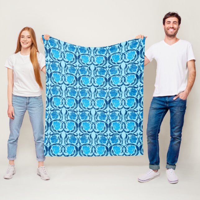 Couverture Polaire William Morris Pimpernel, Denim & Bleu clair (En situation)