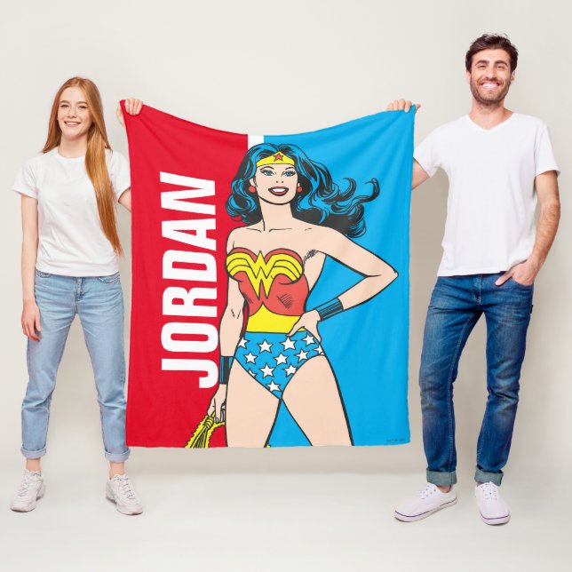 Couverture Polaire Wonder Woman debout (En situation)