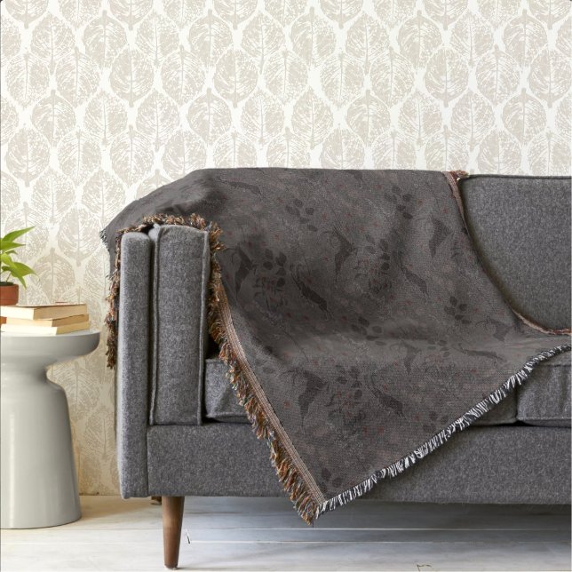 Couverture Scandi-Moderne Botanique D'Hiver Scandi-Taupe Soph (Cosy Interior with this Elegant Beige Modern Botanical Hydrangea Ogee Wallpaper)
