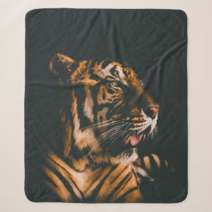 COUVERTURE SHERPA ADULTE TIGER PRONE MENANT À L'INTÉRIEUR DE LA SALL