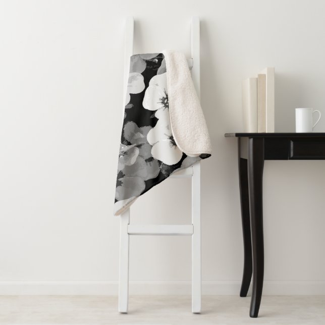 Couverture Sherpa Aquarelle Fleur rouge 2 (En situation)