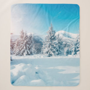 Couverture Sherpa Beautiful winter nature landscape, amazing mountai