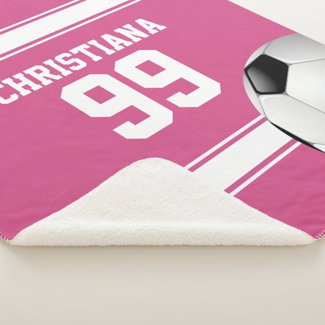 Couverture Sherpa Boule de soccer de canneberge rose et blanche (3/4)