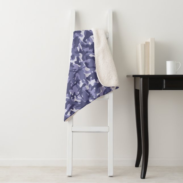 Couverture Sherpa Camouflage de la marine violette (En situation)
