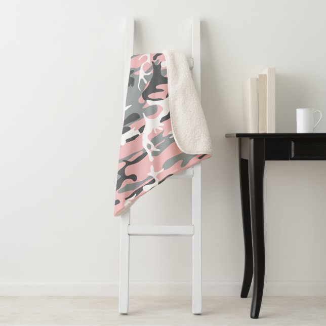 Couverture Sherpa Camouflage rose et gris, Militaire, Armée (En situation)