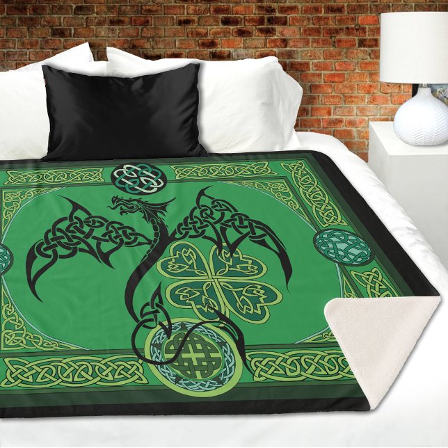 Couverture Sherpa Celtique irlandais de dragon vert (Créateur téléchargé)