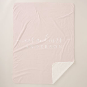 Couverture Sherpa Chic Newlysée M. Mme Pastel Pink Monogram