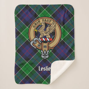 Couverture Sherpa Clan Leslie Crest sur la chasse Tartan