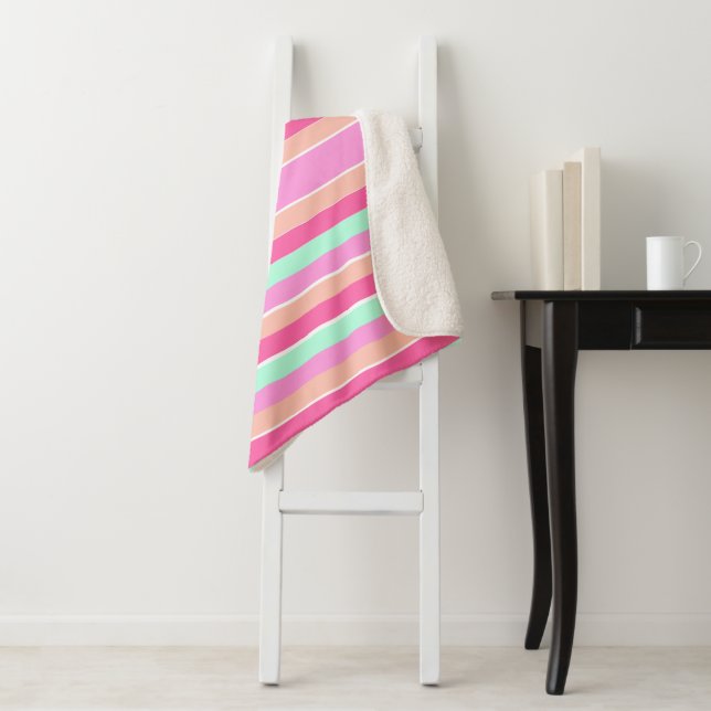 Couverture Sherpa Couleurs de bonbons rayures (En situation)