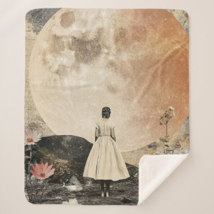 Couverture Sherpa Élégance Lune - Vue arrière de la femme avec Lune
