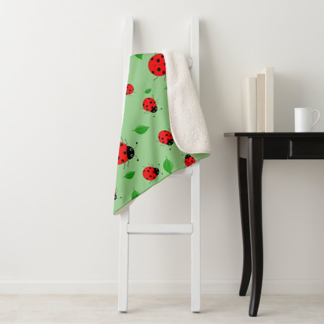 Couverture Sherpa Enfants mignons Red Ladybug Polka dot Spring Motif (En situation)