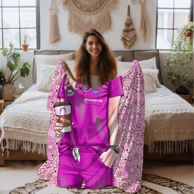 Couverture Sherpa Femme blanche Infirmière docteur en rose (Image has been enhanced for details )