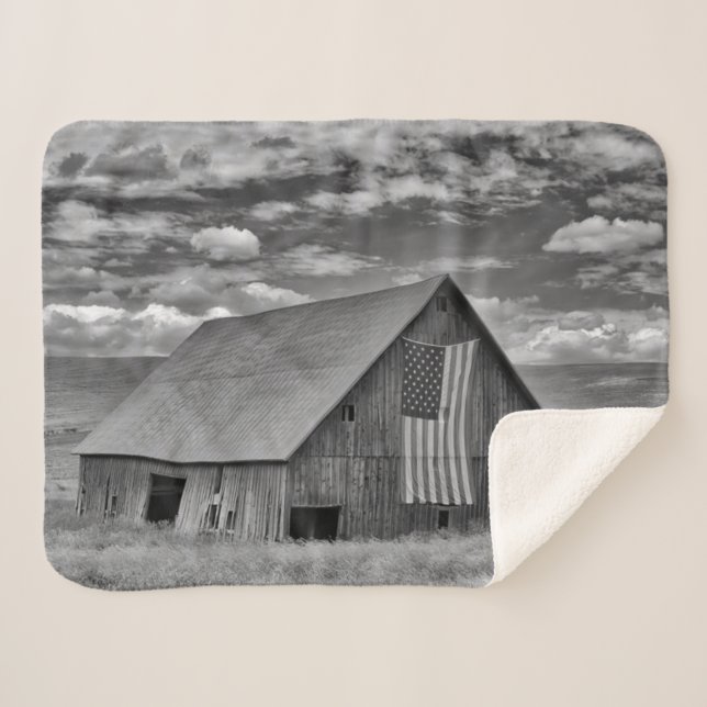 Couverture Sherpa Fermes | BW American Flag Barn Scene (Devant (Horizontal))