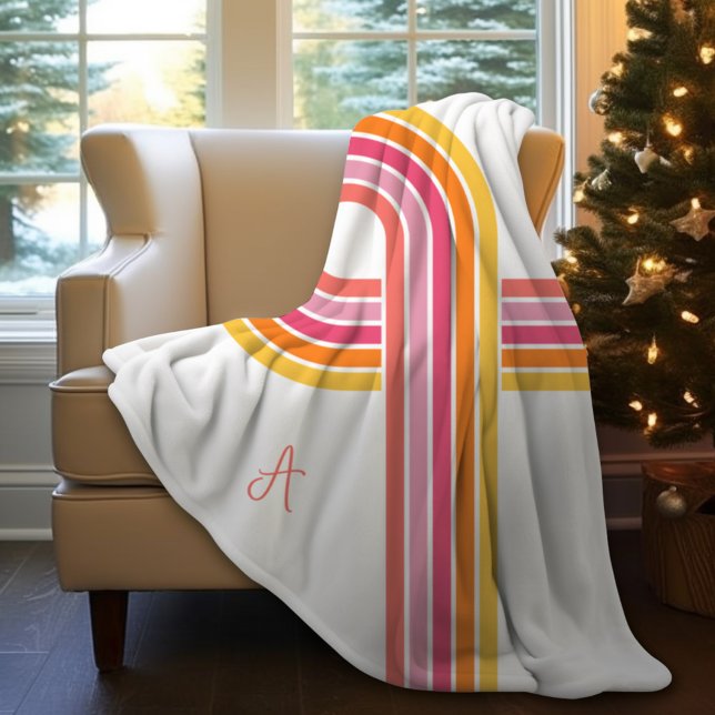 Couverture Sherpa Fille moderne Couleurs lumineuses Motif à bandes c (Snuggle up with a brightly colored sherpa blanket personalized with your monogram initial.
)