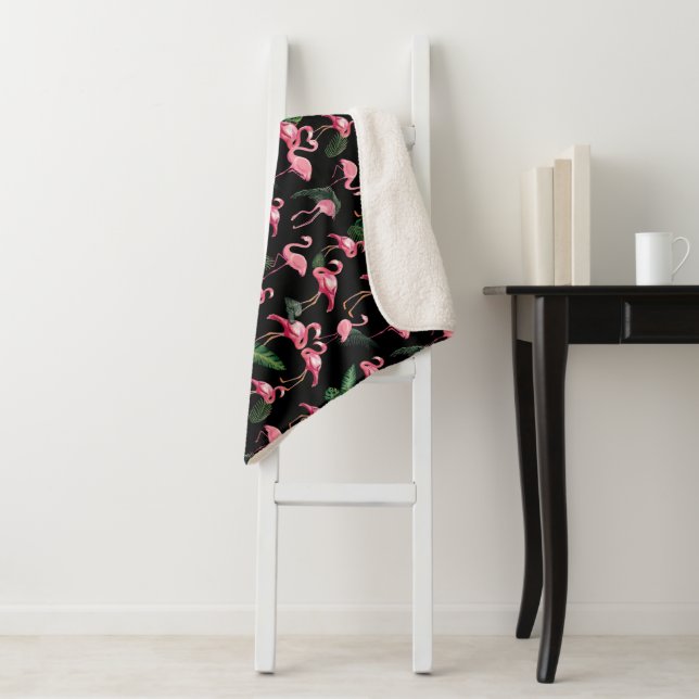 Couverture Sherpa Flamingos Love Pattern 4 (En situation)