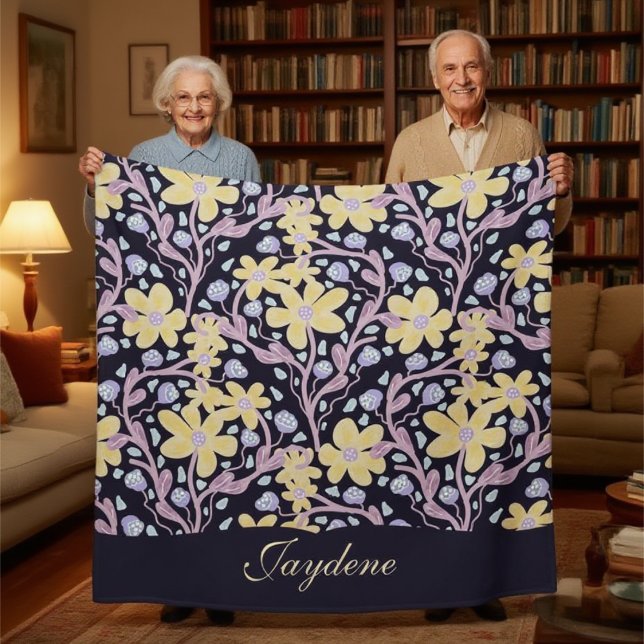 Couverture Sherpa Fleurs au pastel jaune parmi les vignes (Customize it now and add your personal touch to this whimsical blanket.)