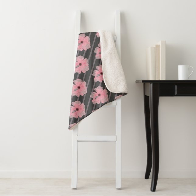Couverture Sherpa Fleurs Roses Et Rayures (En situation)