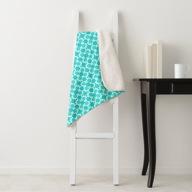 Couverture Sherpa Fleurs simples perle et beignets Spearmint blanc (En situation)