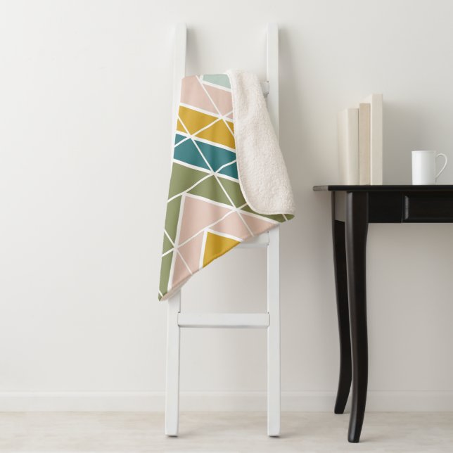 Couverture Sherpa Grand Motif géométrique dans les tons pastel Earth (En situation)