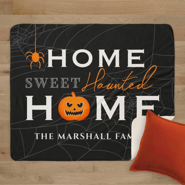 Couverture Sherpa Halloween Maison Sucrée Maison Hantée Nom de Famil (Créateur téléchargé)