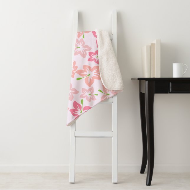 Couverture Sherpa Hibiscus Rose, Fleurs Roses, Motif De Fleurs (En situation)