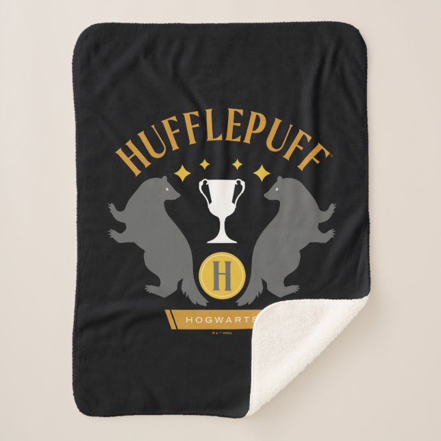 Couverture Sherpa HUFFLEPUFF™ Badger and Cup House Pride Graphisme (Devant)