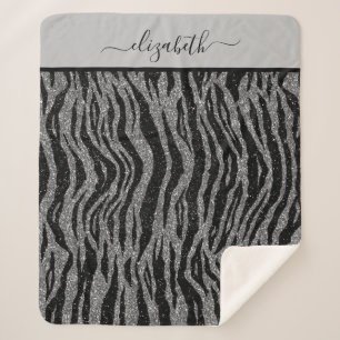 Couverture Sherpa Imprimé zèbre monogrammé noir et gris argenté