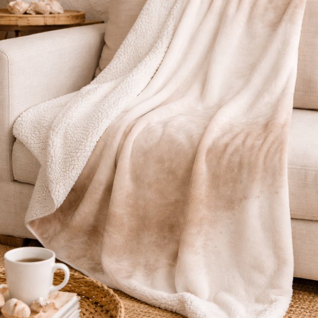 Couverture Sherpa Ivoire Taupe Brume (Coastal neutral design with airy mist texture print and champagne detail.)