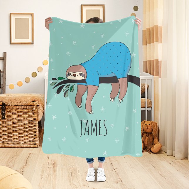 Couverture Sherpa Jolie Sloth (Snuggle like a sleepy sloth with this blanket full of personality!)