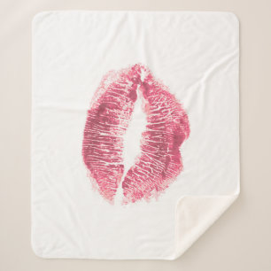 Couverture Sherpa Lèvres roses réalistes, baiser isolé