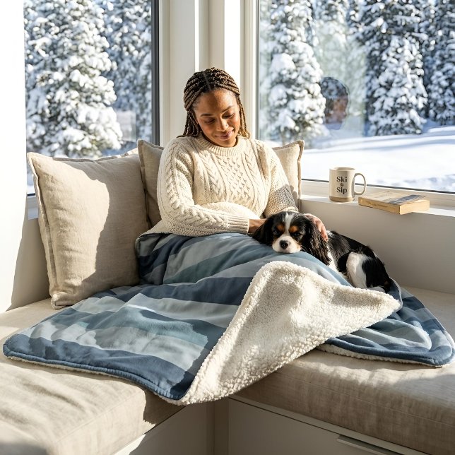 Couverture Sherpa Moderna Linear | Slate & Nordic Sea (Lifestyle Shot)