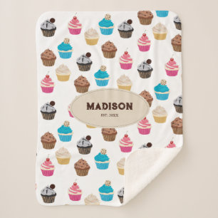 Couverture Sherpa Monogramme de motif de cupcakes mignons colorés