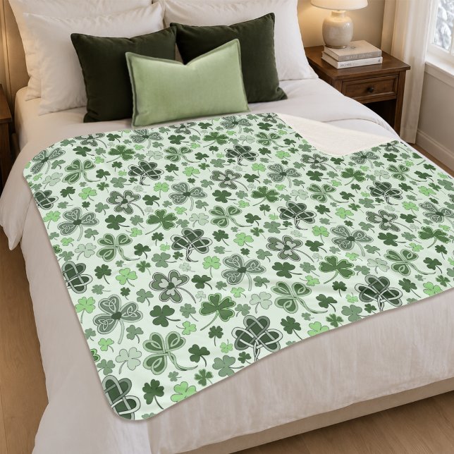 Couverture Sherpa Motif de cœurs de trèfle vert clair ludique celtiq (Créateur téléchargé)