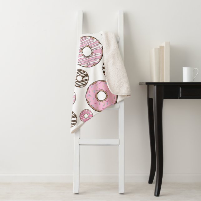 Couverture Sherpa Motif De Donuts, Donuts Roses, Donuts Blancs (En situation)