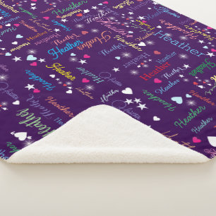 Couverture Sherpa Nom des enfants répétés sur tout le pourpre foncé