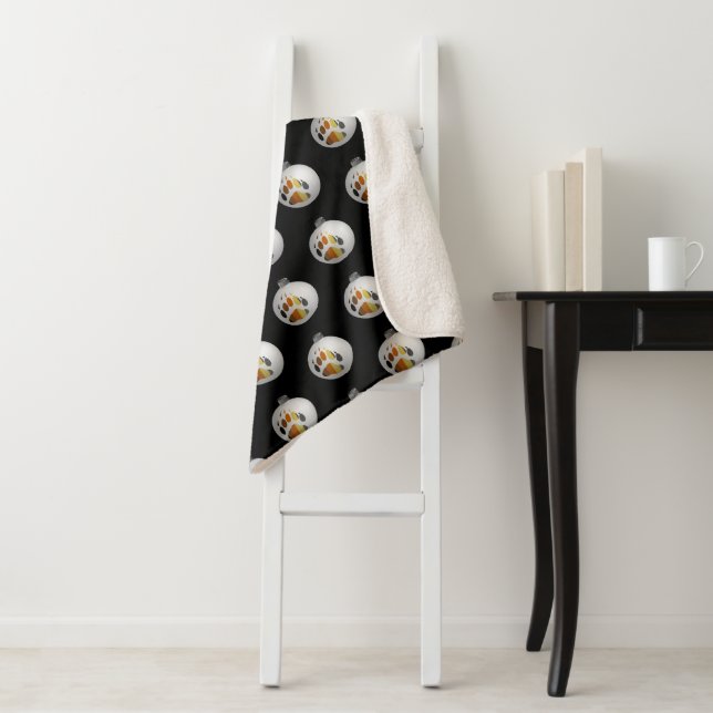 Couverture Sherpa Ornement Patte d'Ours (En situation)
