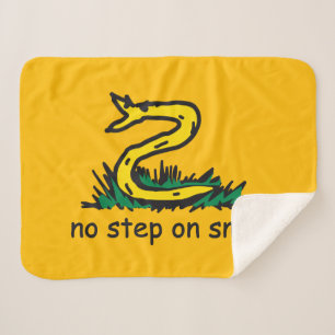 Couverture Sherpa Pas de pas sur les mèmes de serpent Gadsden parodi