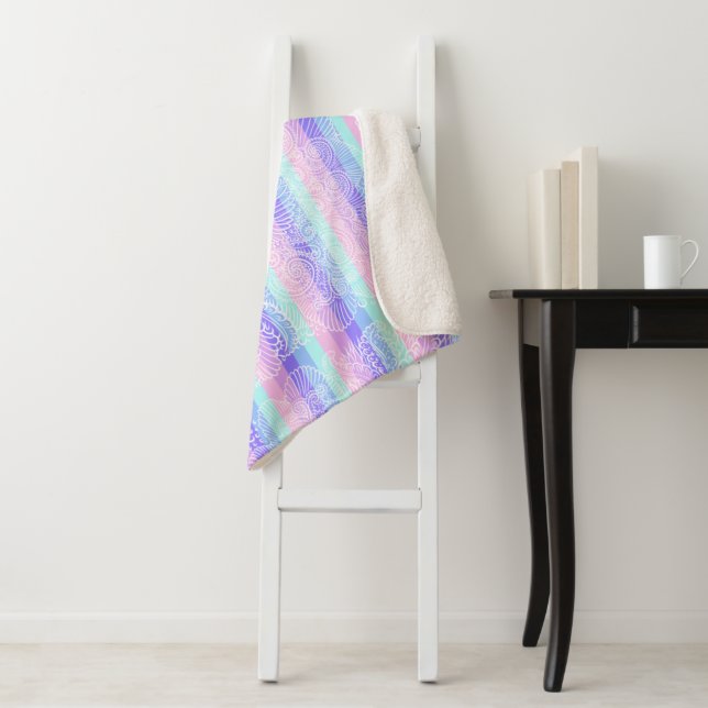 Couverture Sherpa Pastel Candy | Motif d'Imaginaire doux rayé (En situation)