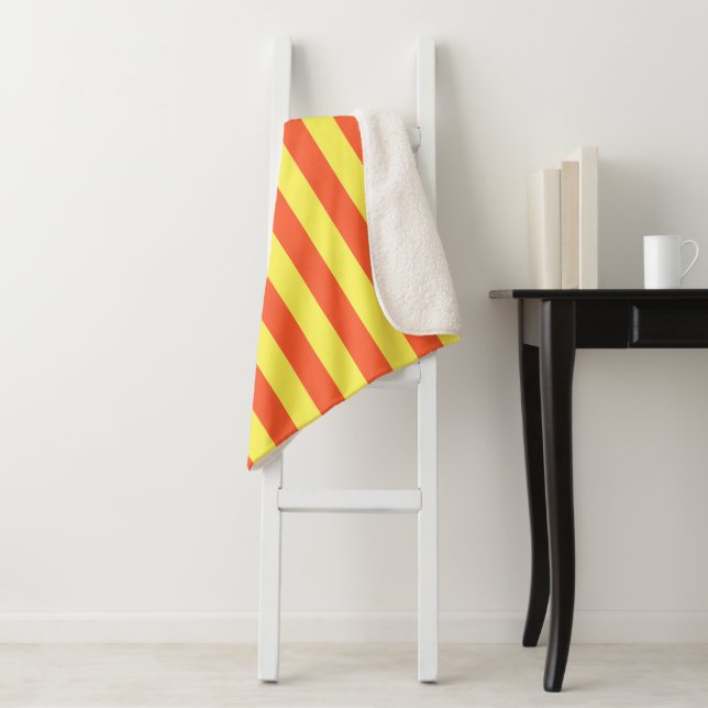 Couverture Sherpa Rayures orange et jaune  (En situation)