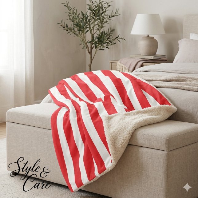 Couverture Sherpa Rouge et Blanc rayé Classique (Classic Red and White Striped Sherpa Blanket)