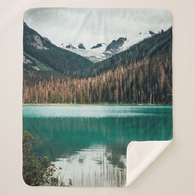 COUVERTURE SHERPA SCÈNE DU CORPS D'EAU PRÈS D'UNE FORÊT (Devant)