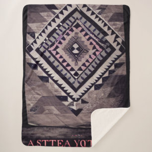 Couverture Sherpa Surface composée gris et rose aztèque
