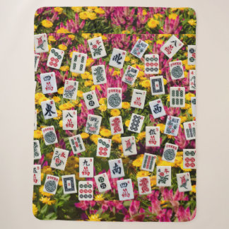 Couverture Sherpa symboles de Mahjong sur fond de fleurs sauvages