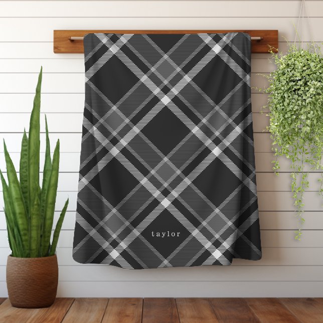 Couverture Sherpa Tartan rustique gris charbon foncé plaqué avec nom (Personalize this rustic tartan plaid blanket with your name or monogram initials.)