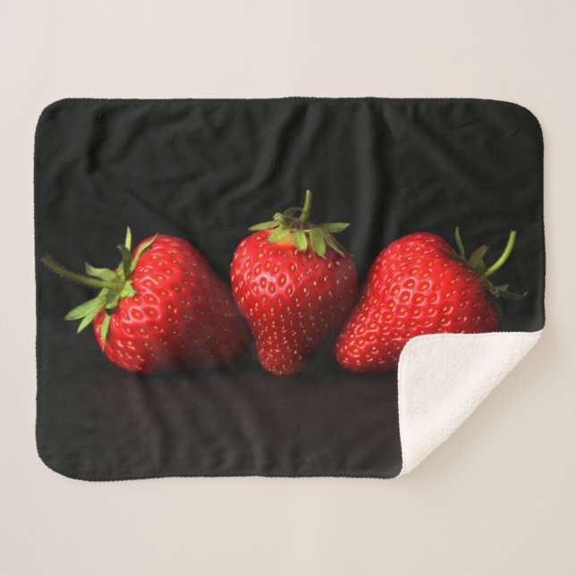 Couverture Sherpa Trois Fraises Sur Sbcnm Noir (Devant (Horizontal))