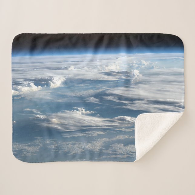 Couverture Sherpa Un ciel nuageux au-dessus du Soudan (Devant (Horizontal))