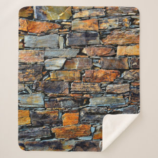 Couverture Sherpa Vue détaillée d'une vieille pierre traditionnelle 