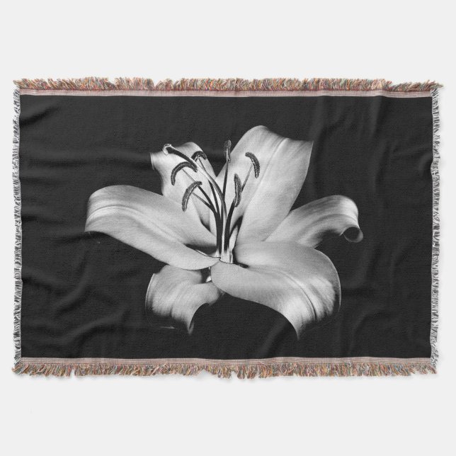 Couverture Silver Lily : Élégance Florale Monochrome. (Devant)