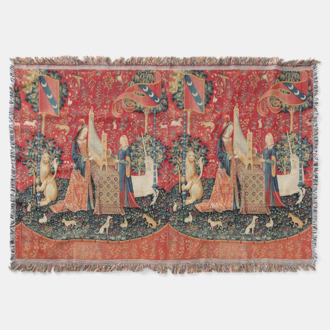 COUVERTURE UNICORN ET DAME JOUER ORGE AVEC ANIMAUX (Devant)